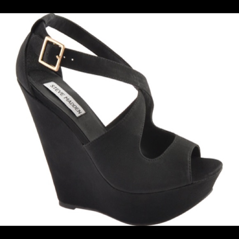 STEVE MADDEN XTERNAL BLACK WEDGES SIZE 9